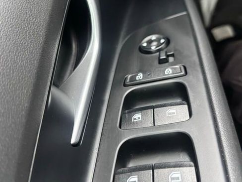 Certified 2025 Hyundai Elantra SE w/ Cargo Package FWD image 16