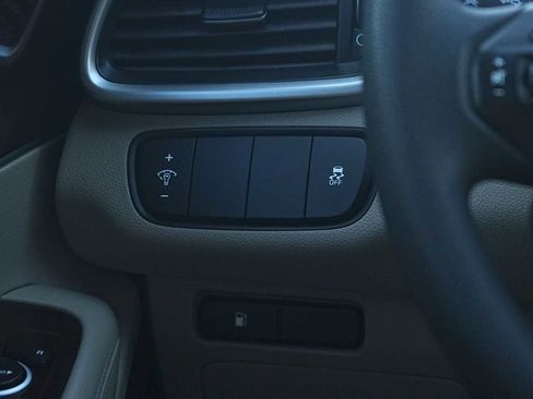 Used 2017 Kia Sorento LX image 24