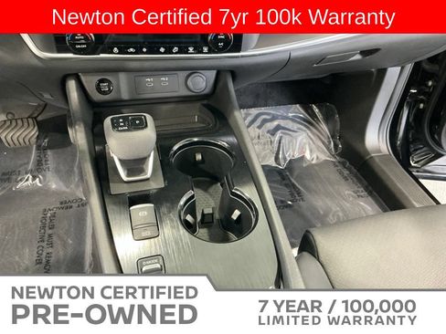 Used 2025 Nissan Rogue SV w/ SV Premium Package FWD image 12