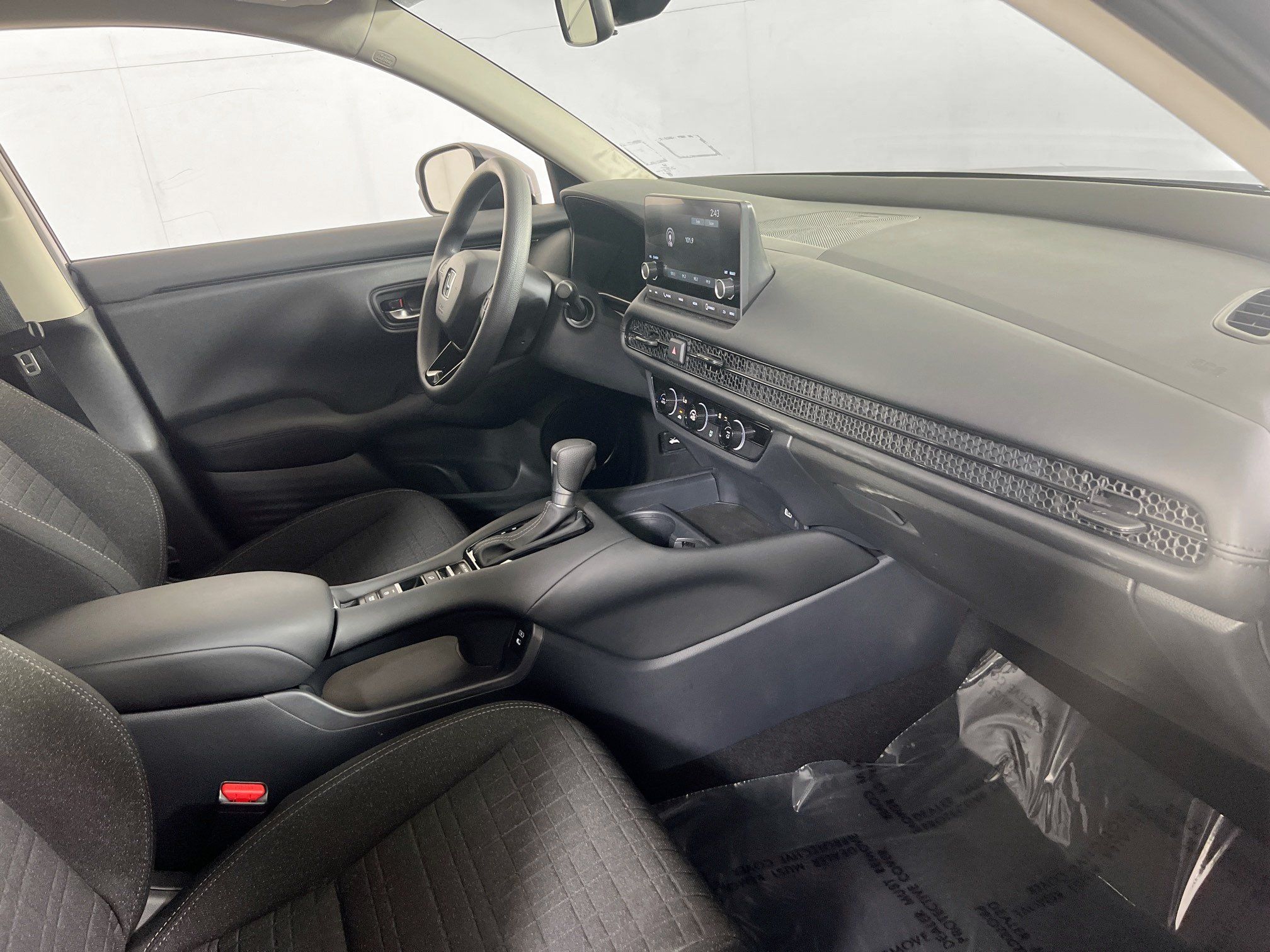 Used 2025 Honda HR-V LX image 26