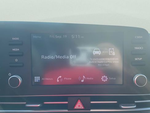 Used 2025 Hyundai Elantra Sport FWD image 9