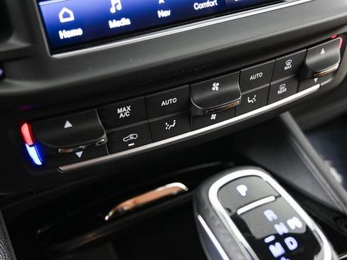 Used 2022 Maserati Levante GT image 17