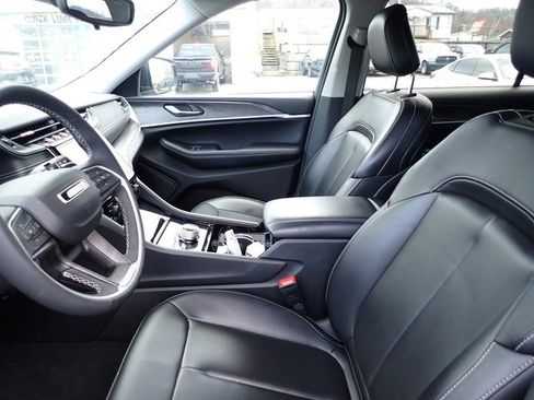 Used 2023 Jeep Grand Cherokee L Limited w/ Trailer Tow Group (B) image 15