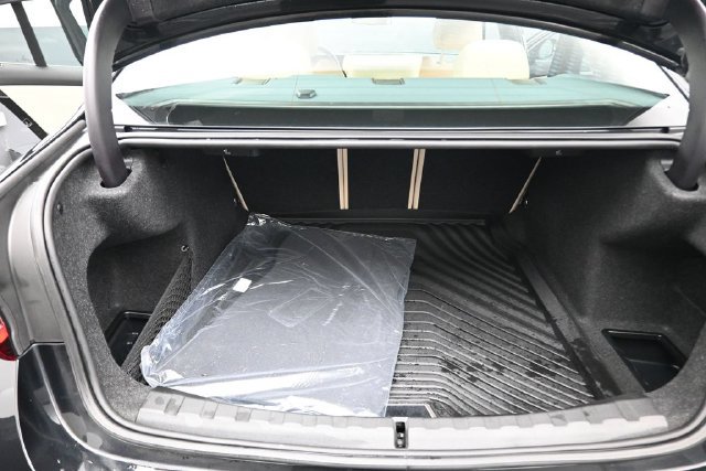 Used 2024 BMW 330i Sedan w/ Convenience Package RWD image 20