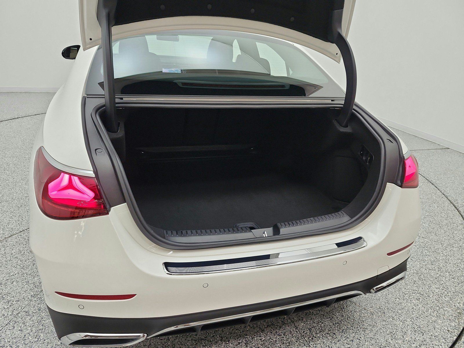 Used 2026 Mercedes-Benz E 350 Sedan image 21