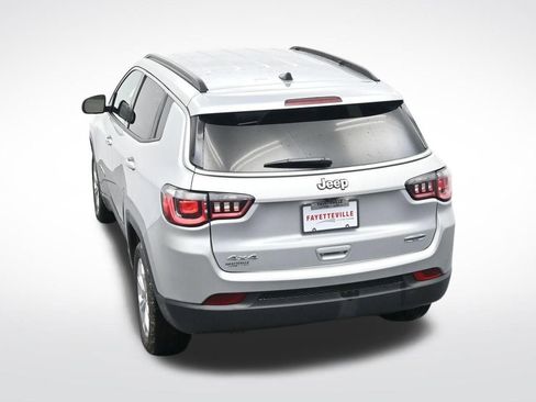 Used 2025 Jeep Compass Latitude AWD/4WD image 27