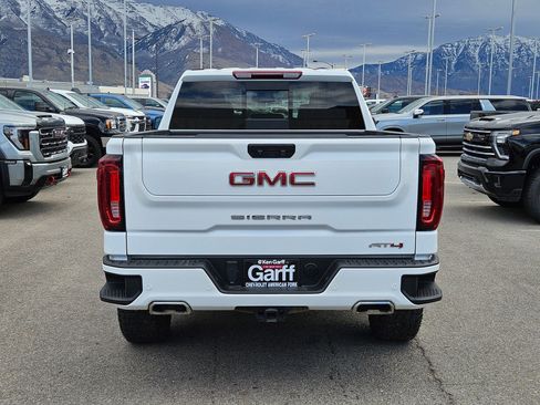 Used 2023 GMC Sierra 1500 AT4 w/ AT4 Preferred Package image 4