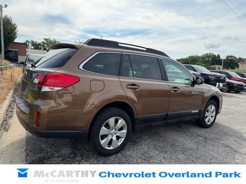 Used 2012 Subaru Outback 2.5i Premium w/ All-Weather Pkg AWD/4WD image 3