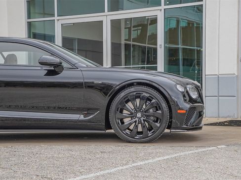 Used 2024 Bentley Continental GT image 9