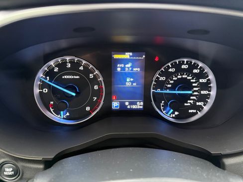 Certified 2022 Subaru Ascent Limited w/ Technology Package image 3