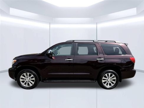 Used 2016 Toyota Sequoia Limited w/ Safety & Convenience Package AWD/4WD image 11