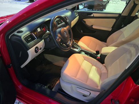 Used 2012 Volkswagen Jetta SE image 4