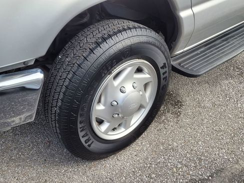 Used 2012 Ford E-350 and Econoline 350 XLT image 6