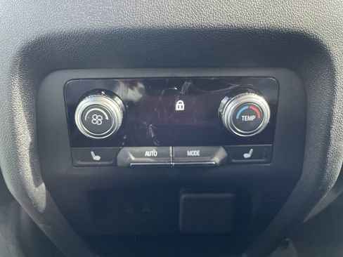 Used 2024 GMC Acadia Denali image 22