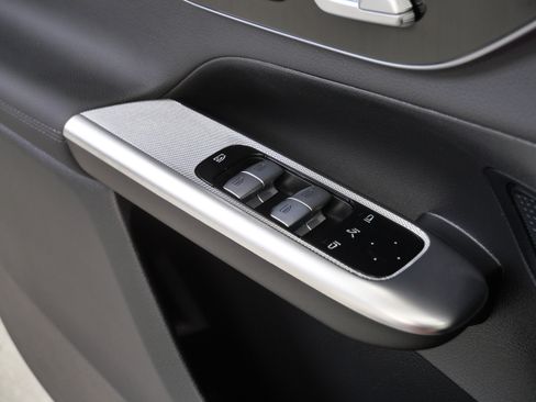 Certified 2026 Mercedes-Benz GLC 300 4MATIC image 31