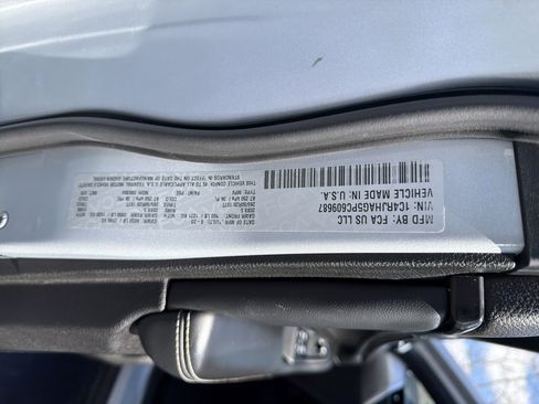 Used 2023 Jeep Grand Cherokee Altitude image 31