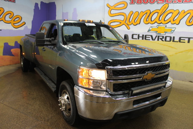 Used 2013 Chevrolet Silverado 3500 W/T AWD/4WD image 2