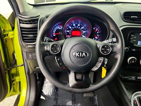 Used 2017 Kia Soul FWD image 13
