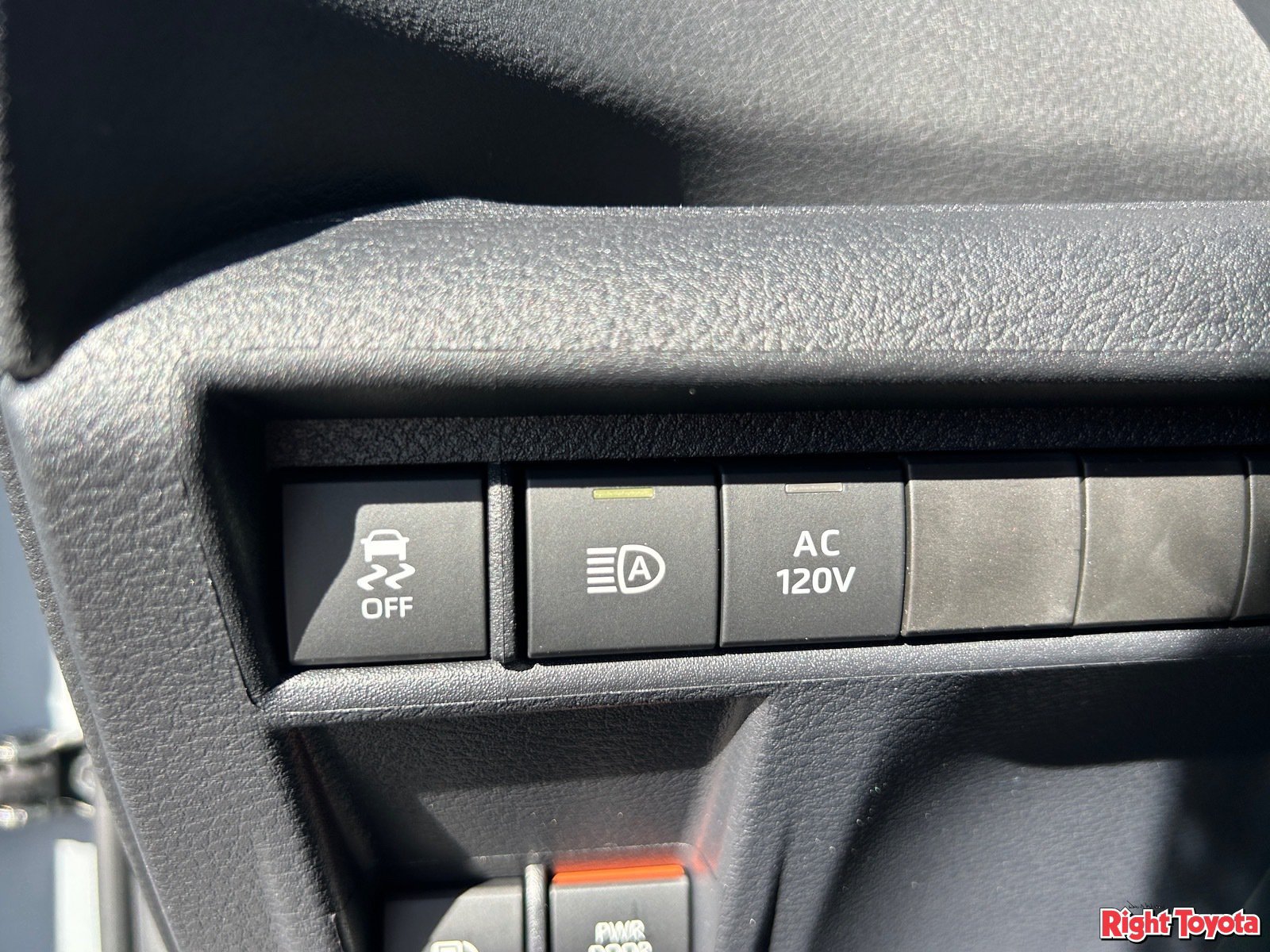 New 2026 Toyota Sienna XLE Woodland Edition AWD/4WD image 29