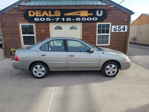 Used 2006 Nissan Sentra 1.8 w/ (F05) Convenience Pkg image 2
