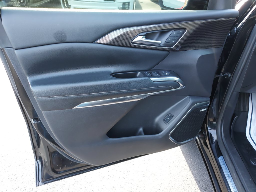 Used 2025 Chevrolet Traverse High Country w/ LPO, Floor Liner Package AWD/4WD image 12