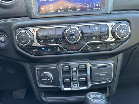 Used 2021 Jeep Wrangler Unlimited Sahara image 26