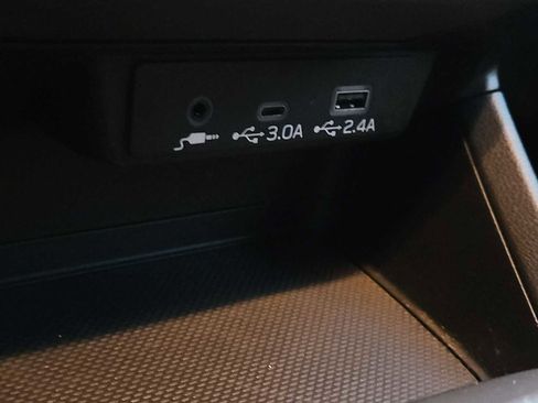 Used 2024 Subaru Crosstrek 2.0i Premium image 30