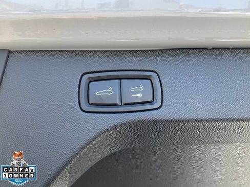 Used 2025 Porsche Macan 4S Electric AWD/4WD image 11