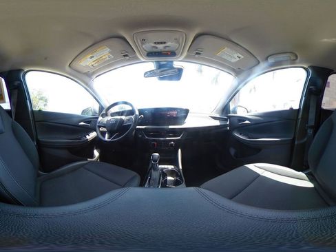 Used 2025 Buick Encore GX Preferred AWD/4WD image 41