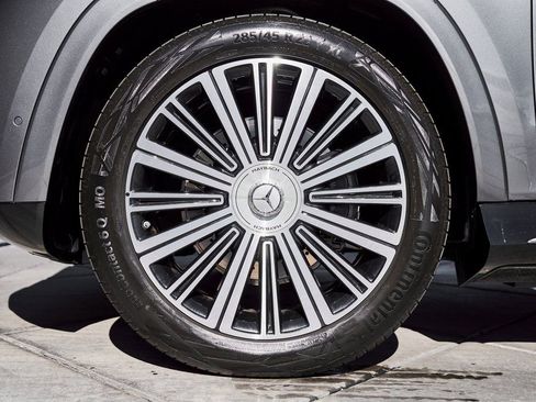 Used 2025 Mercedes-Benz Maybach GLS 600 4MATIC image 3