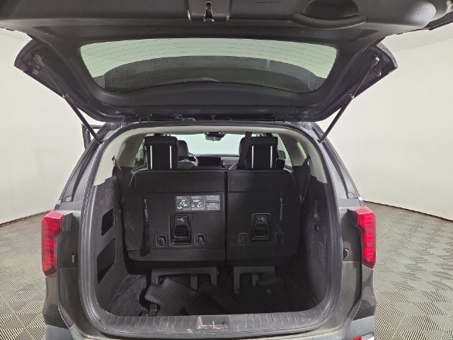 Certified 2025 Kia Carnival FWD image 29