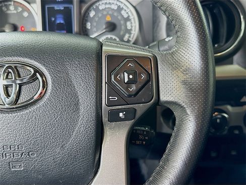 Used 2017 Toyota Tacoma Limited image 22