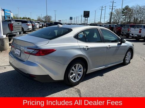 Used 2025 Toyota Camry LE FWD image 21