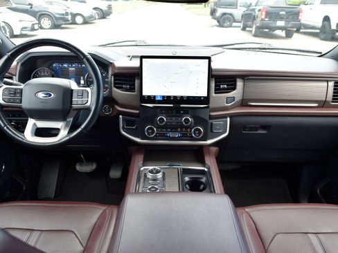 Certified 2023 Ford Expedition Limited AWD/4WD image 5