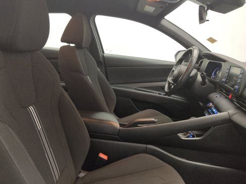 Used 2025 Hyundai Elantra Sport FWD image 21