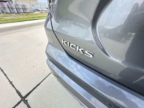 Used 2021 Nissan Kicks SV FWD image 31
