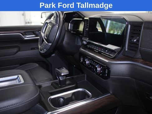Used 2022 GMC Sierra 1500 SLT w/ SLT Convenience Package AWD/4WD image 25