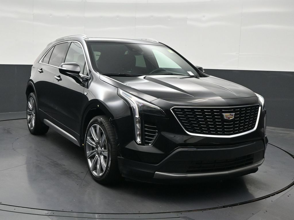 Used 2023 Cadillac XT4 Premium Luxury w/ Driver Assist Package FWD image 8