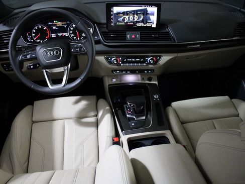 Certified 2025 Audi Q5 2.0T Premium image 12