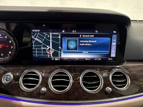 Used 2019 Mercedes-Benz E 300 image 40