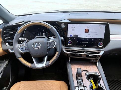 Used 2025 Lexus RX 350 Premium w/ Convenience Package AWD/4WD image 14