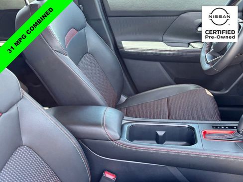Certified 2025 Nissan Kicks SR FWD image 10