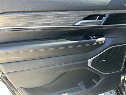 Used 2024 Jeep Wagoneer Series II w/ Flexible Seating Group image 14