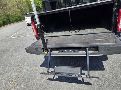 Used 2022 Ford F150 Limited image 24