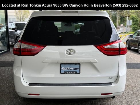 Used 2018 Toyota Sienna LE FWD image 6