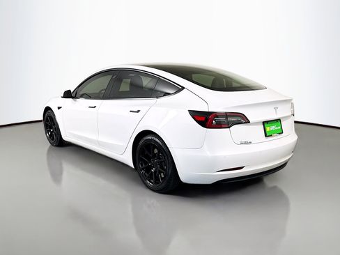Used 2021 Tesla Model 3 Standard Range image 7