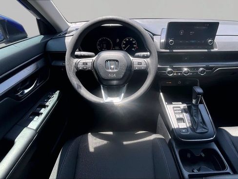 Used 2025 Honda CR-V LX image 9