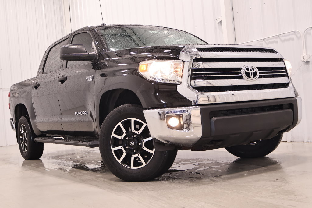 Used 2017 Toyota Tundra SR5 w/ TRD Off Road Package AWD/4WD image 41