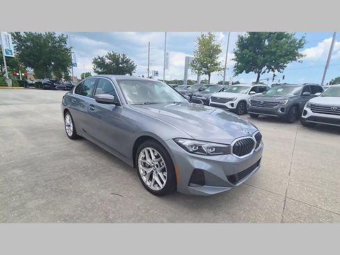 Used 2025 BMW 330i Sedan w/ Convenience Package RWD image 52