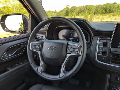 Used 2024 Chevrolet Tahoe Z71 w/ Luxury Package AWD/4WD image 27